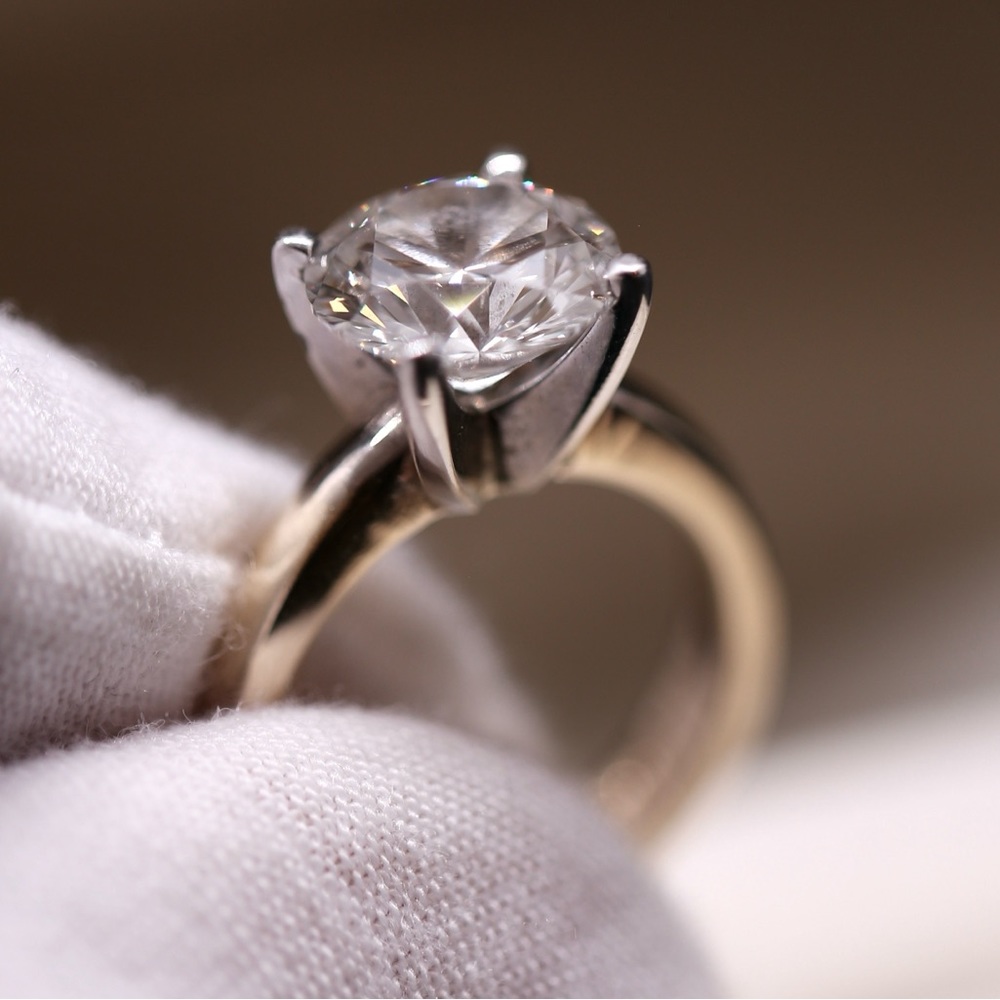 3.56 carat Diamond Engagement Gold Ring